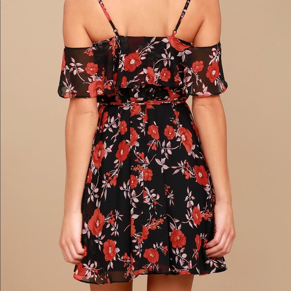 NWOT Lulu’s Wrap Dress - Picture 3 of 7